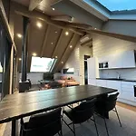 Naava 402 Penthouse - Kattohuoneisto Jaervinaekoealalla