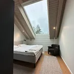 Naava 402 Penthouse - Kattohuoneisto Jaervinaekoealalla Appartement *