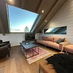Naava 402 Penthouse - Kattohuoneisto Jaervinaekoealalla * Ähtäri
