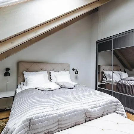 Naava 402 Penthouse - Kattohuoneisto Jaervinaekoealalla