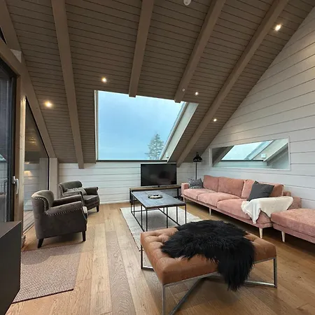 Naava 402 Penthouse - Kattohuoneisto Jaervinaekoealalla Ähtäri