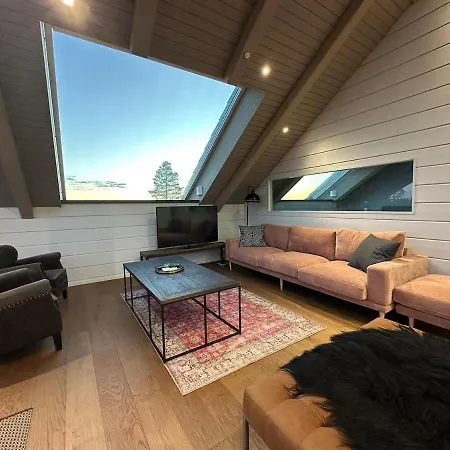 Naava 402 Penthouse - Kattohuoneisto Jaervinaekoealalla * Ähtäri