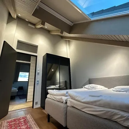 Naava 402 Penthouse - Kattohuoneisto Jaervinaekoealalla *